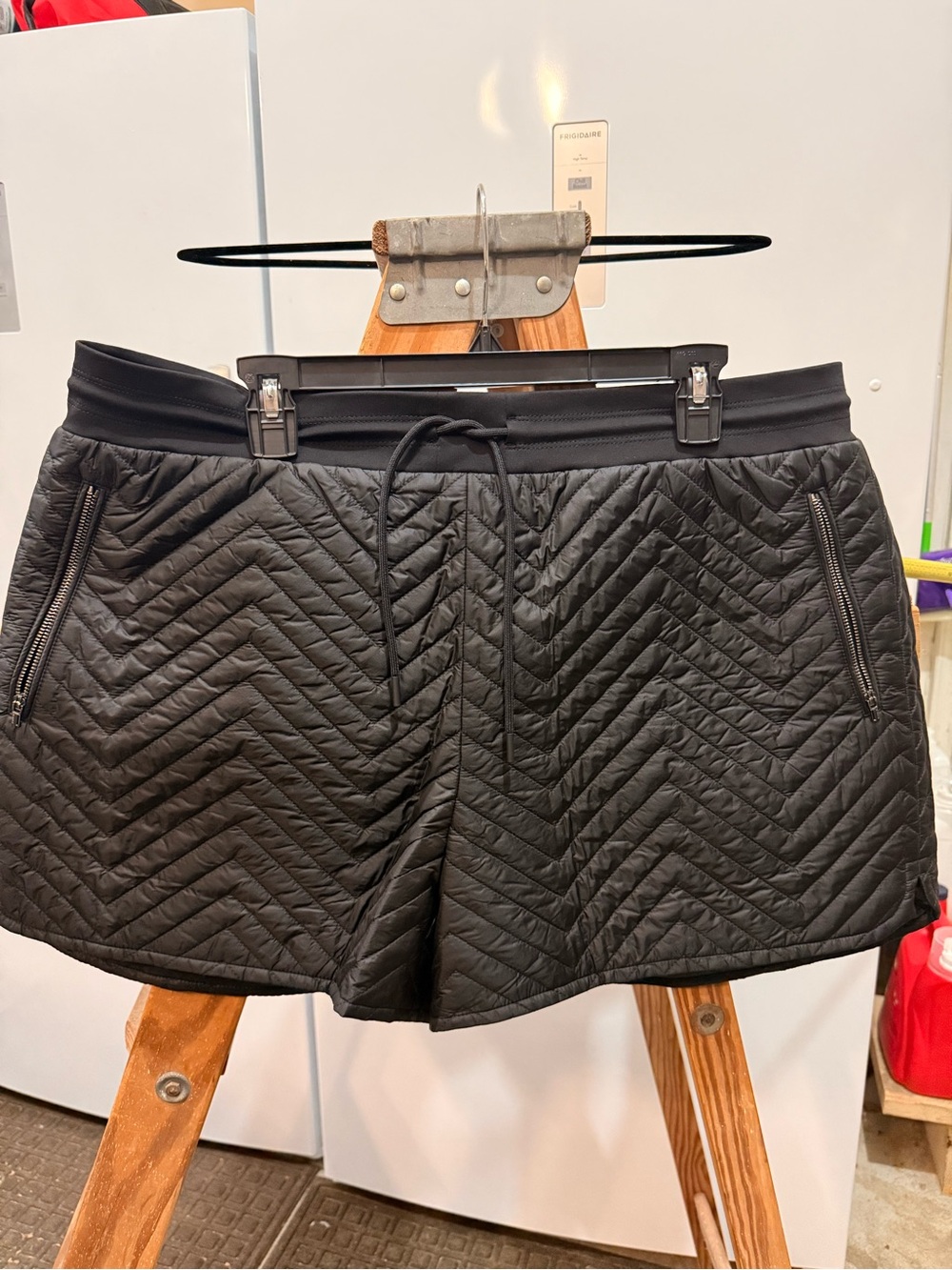 Athleta Black Quilted Chevron Drawstring Skort